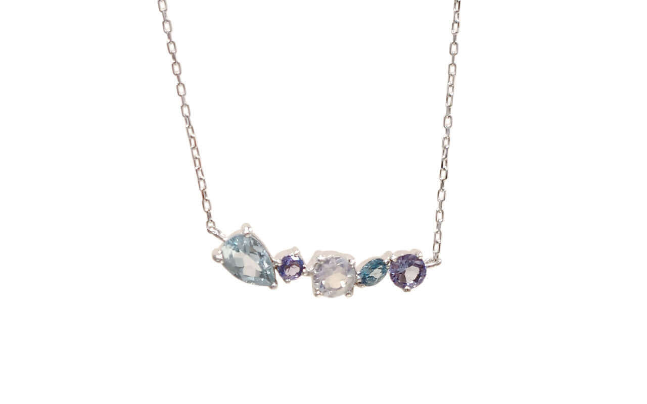マルチカラーストーンのネックレス