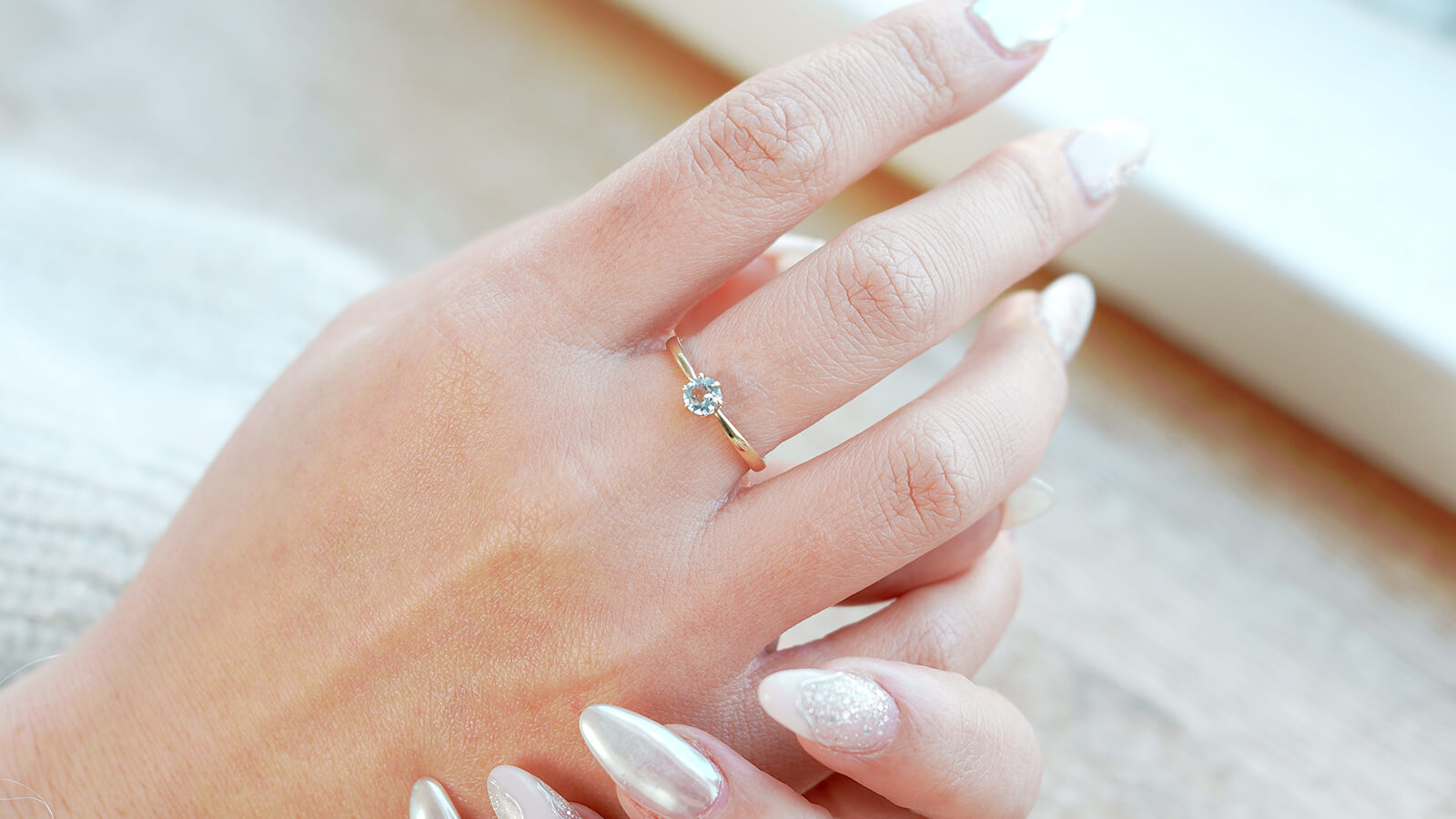 サンタマリアアクアマリンのリング着用画像