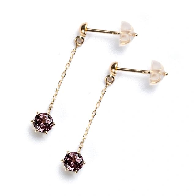 カラーチェンジガーネットのピアス