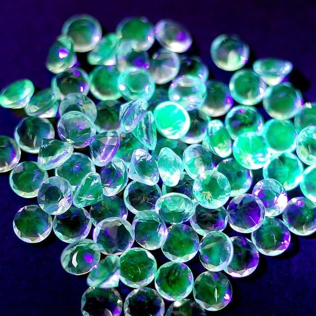 ハイヤライトオパールのカラーチェンジ画像