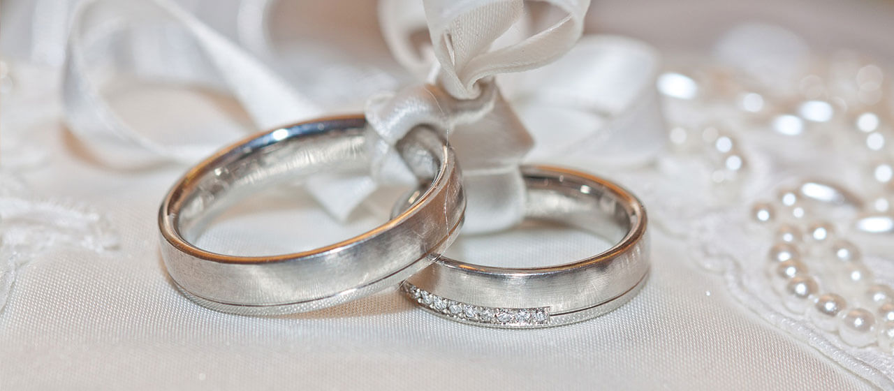 結婚指輪に込められた意味と由来は？結婚指輪と婚約指輪の意味の違いも含めて徹底解説！