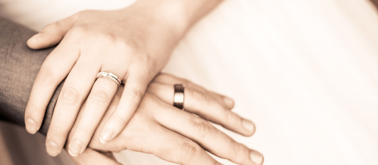大人だからこそ迷う…４０代の結婚指輪の相場と選び方のポイント【決定版】